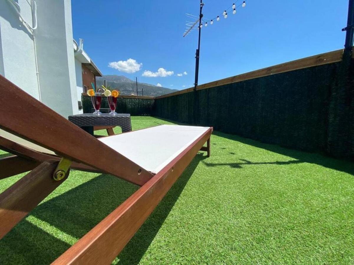 Rooftop Apartment With Garden In Ioannina Exterior photo